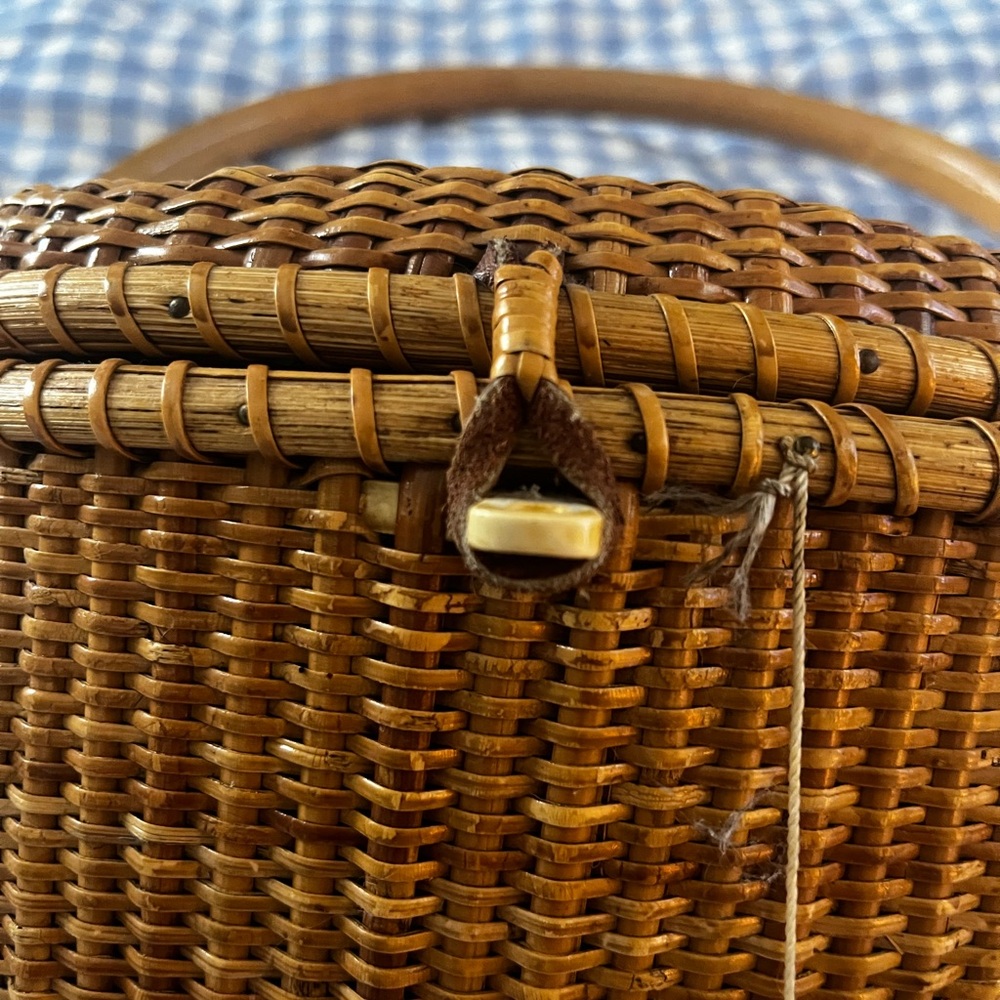 EUC Brooks Brothers woven Nantucket STYLE basket purse with navy cotton lining. - Picture 4 of 9